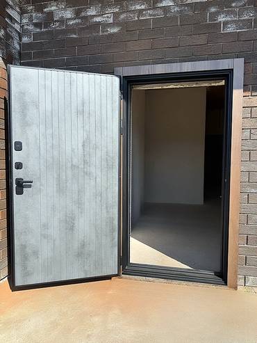 Дверь с плитой МДФ «бетон»