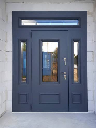 Входная группа с остеклением